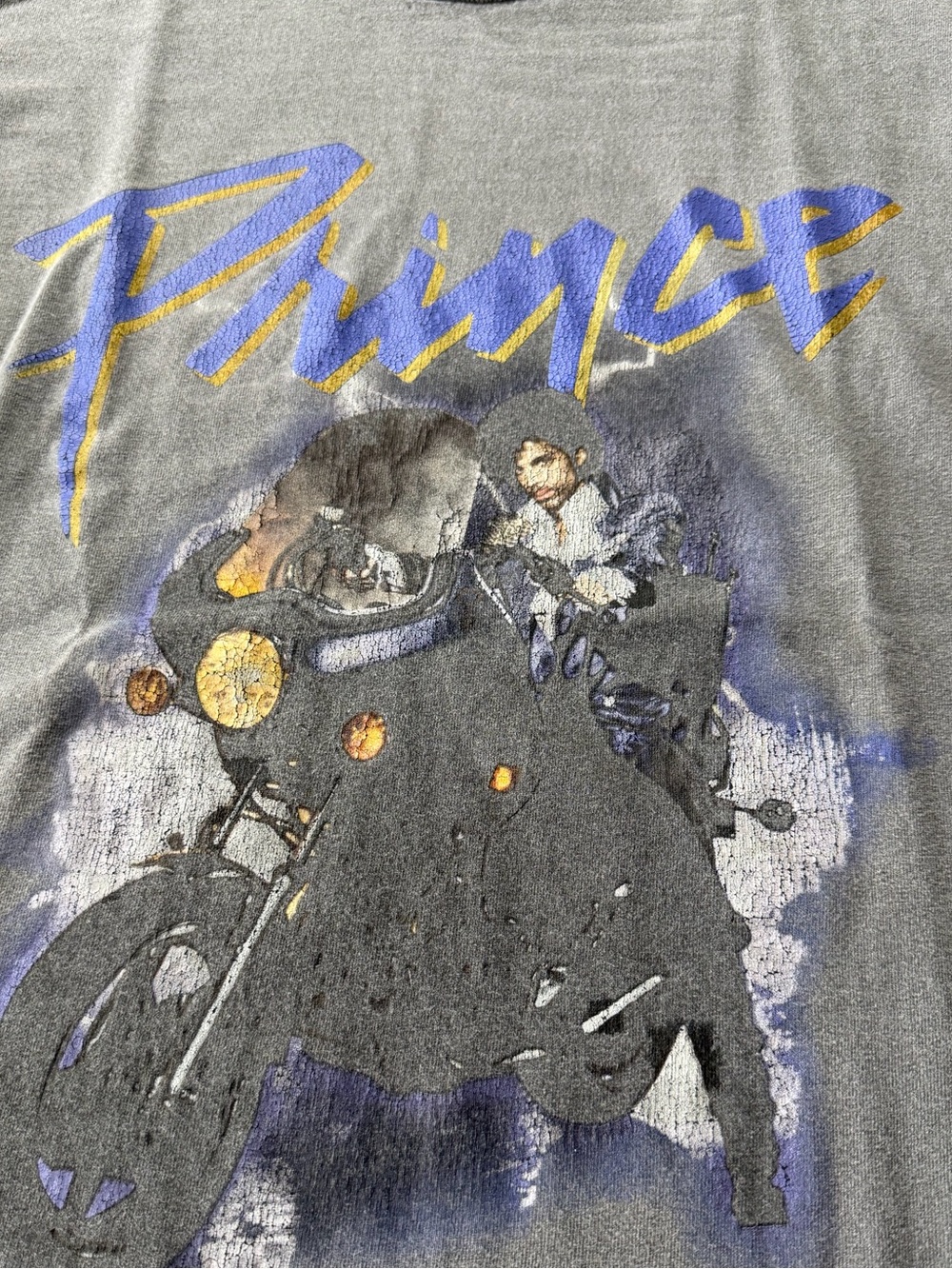 Graphic Band T-Shirt Bundle Set of 2 Gray Short-Sleeve Women’s S/M Prince - Picture 3 of 15